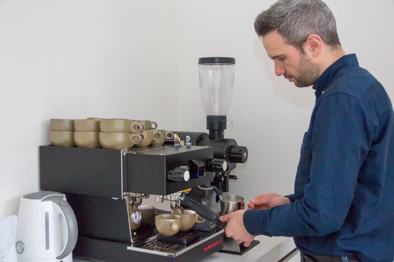 Merijn Gijsbers zet voor ons de lekkerste koffie ter wereld