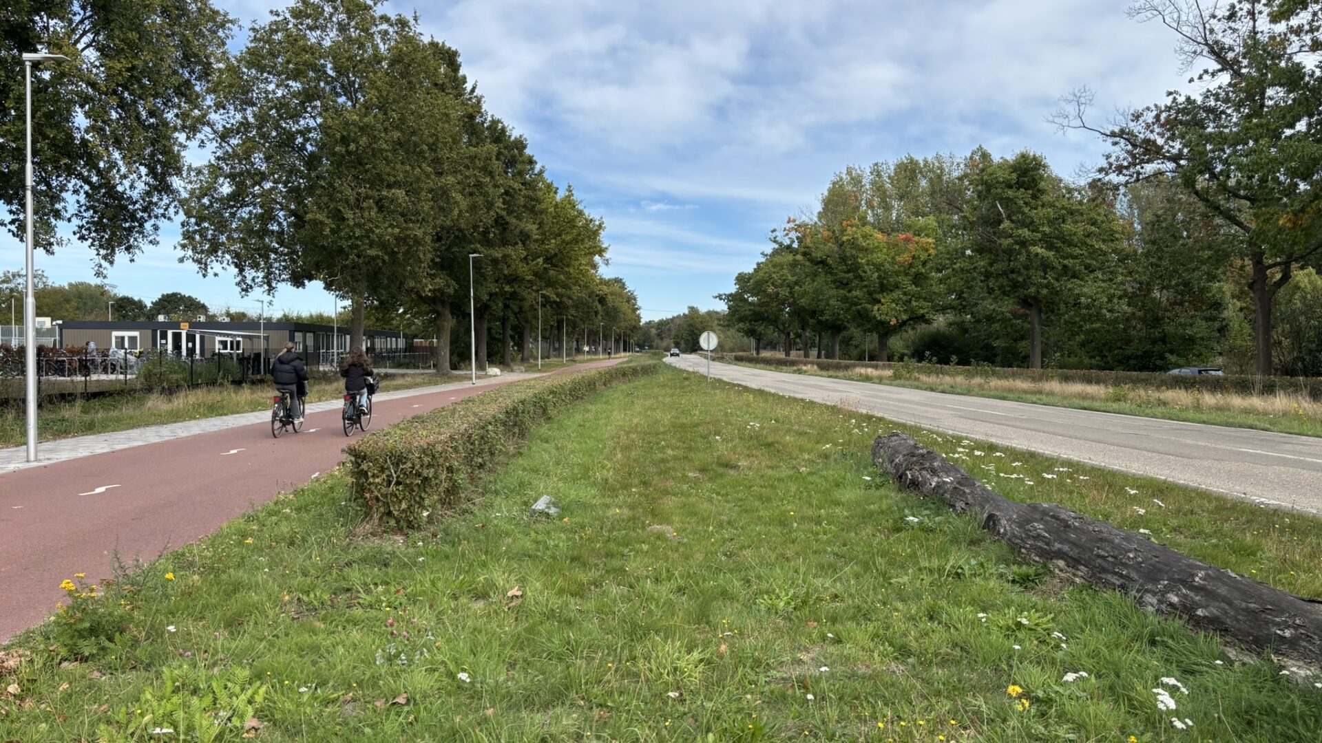Het fietspad langs de Eindhovenseweg