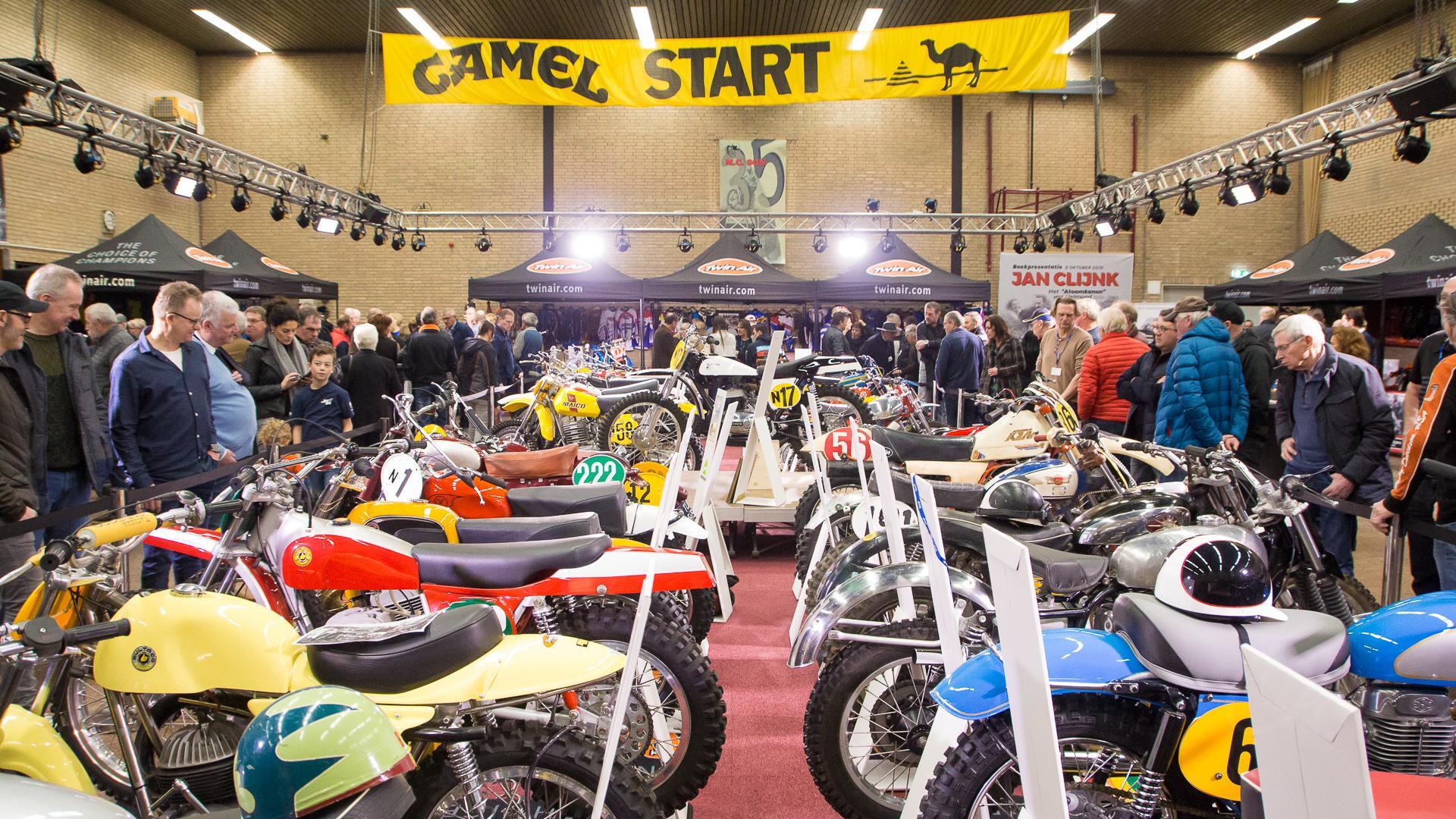 Motorliefhebbers kijken ogen uit bij halve eeuw MC Son