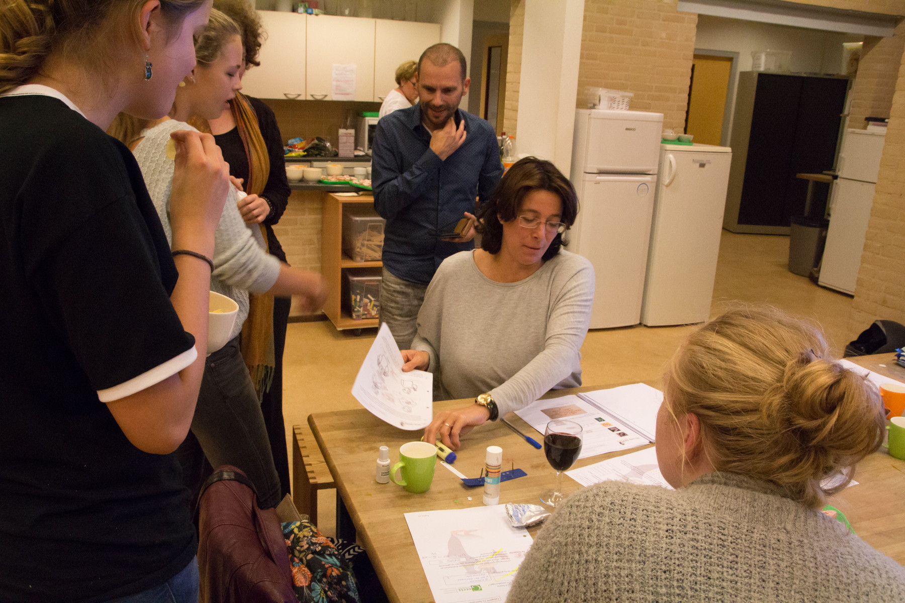 Team de Harmonie druk bezig met Ons Dorp Kwist