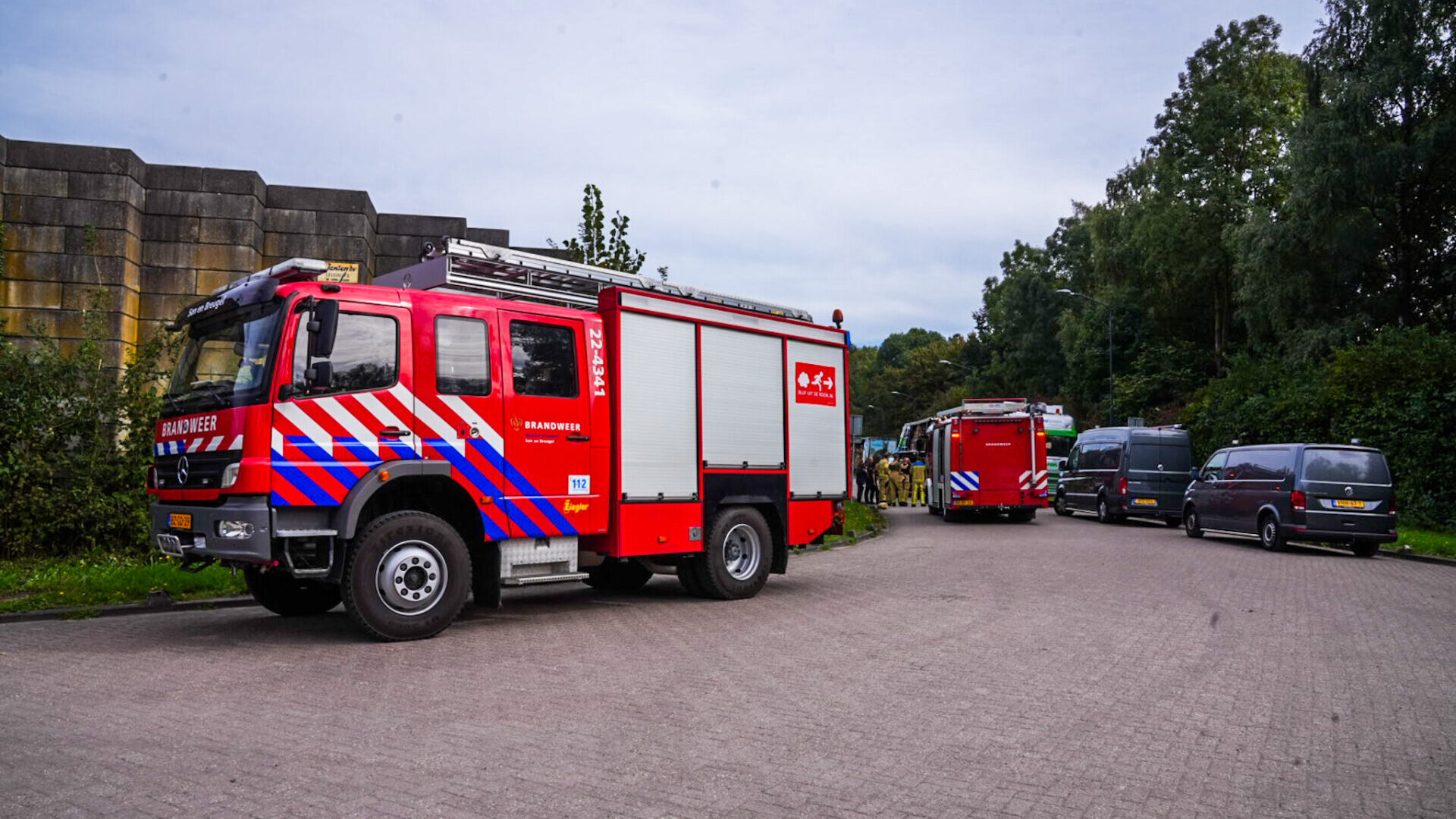 Brandweer ter plaatse op ekkersrijt bij de overleden vrachtwagenchauffeur